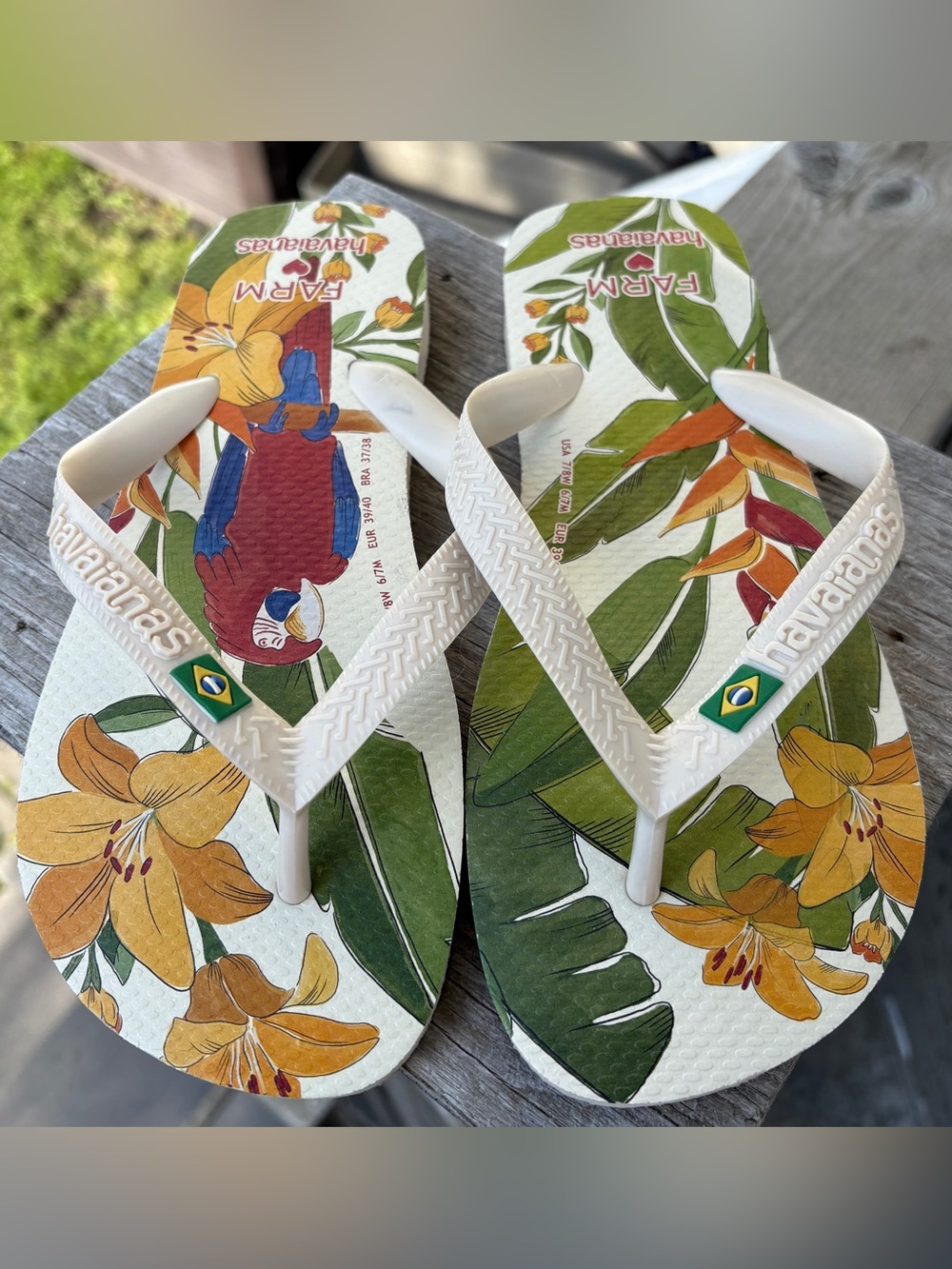 NWT Havaianas x Farm Rio Ararinhas Tropical Parrot Flip Flops Size 7/8W